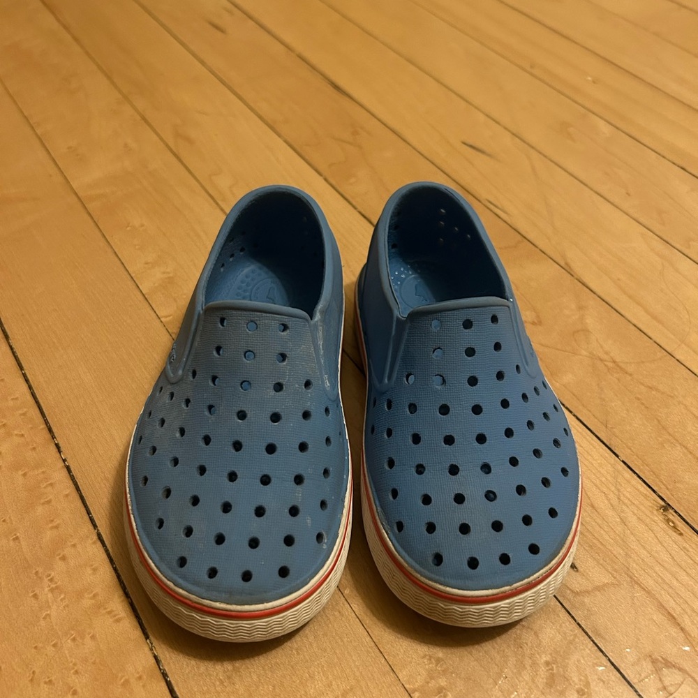 Native Kids Shoes - Blue size 9